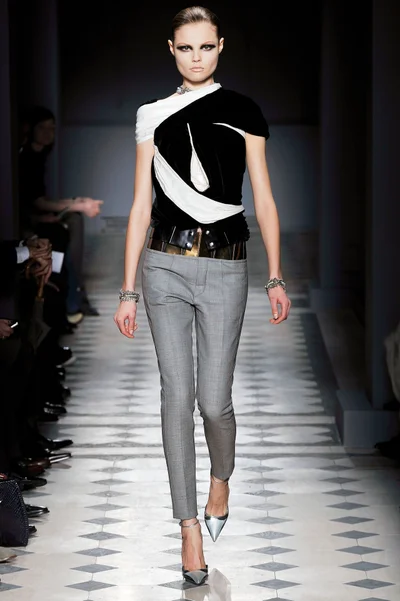 Look 27
